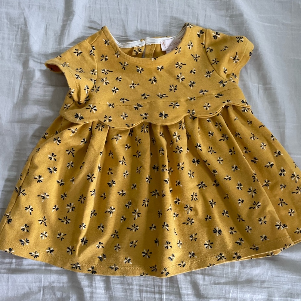 Little girls dress top.